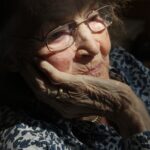 Age-Evolution-Les-differents-mauvais-traitements-vieux-respect-dignite-Nathalie-Firminy.